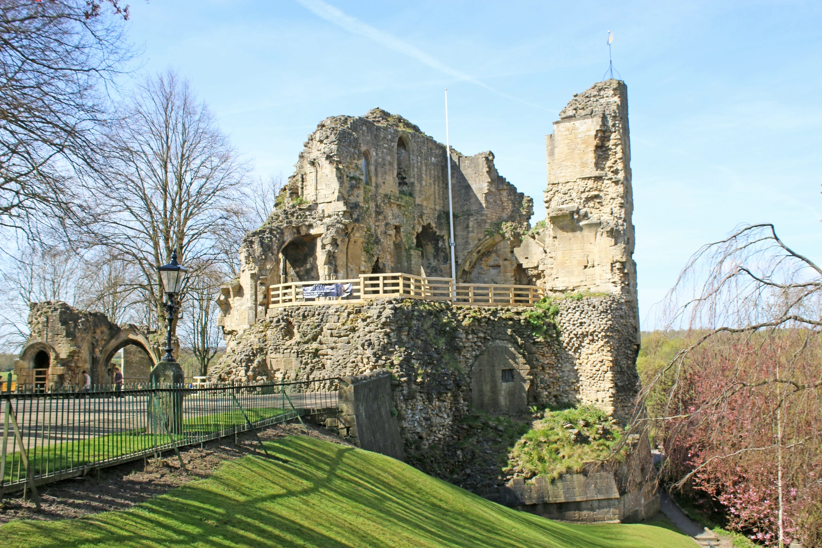 An image depicting the trail Harrogate Ringway and its surrounding area.