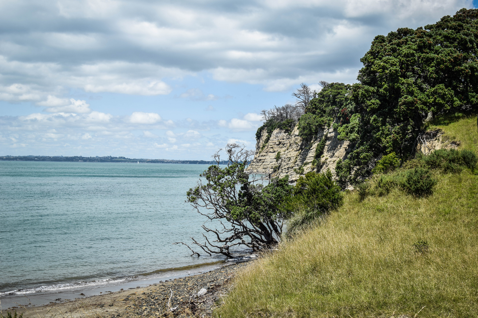 An image depicting the trail Home Bay to Emu Point and its surrounding area.
