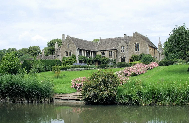 Great Chalfield Walk