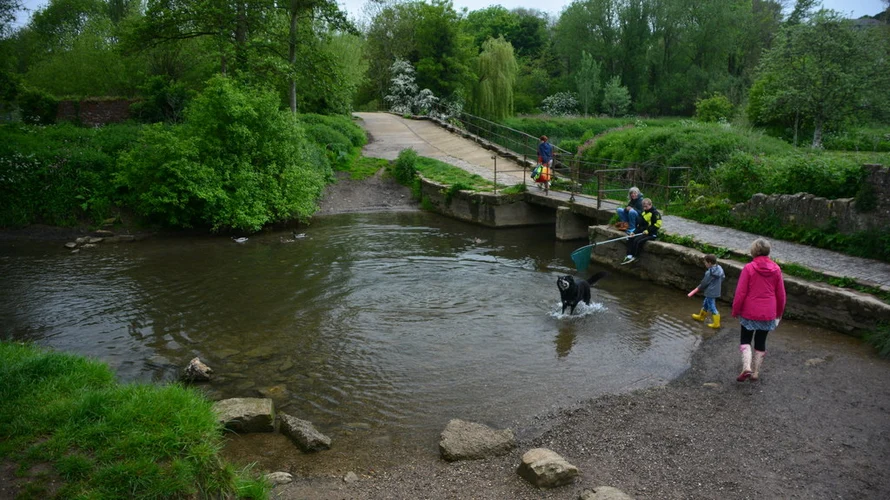 Barton Bridge and Kennet and Avon Canal Trail