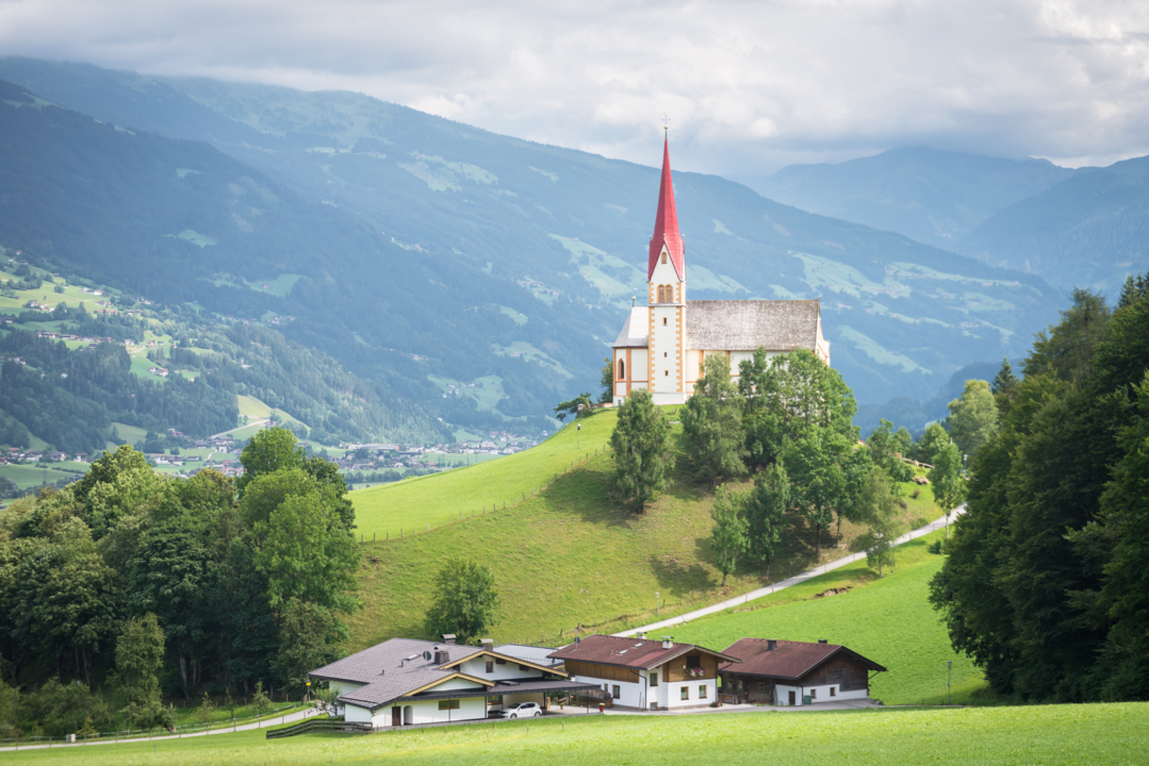 An image depicting the trail Via the Teichl- and Rettenbach valleys to Windischgarsten and its surrounding area.