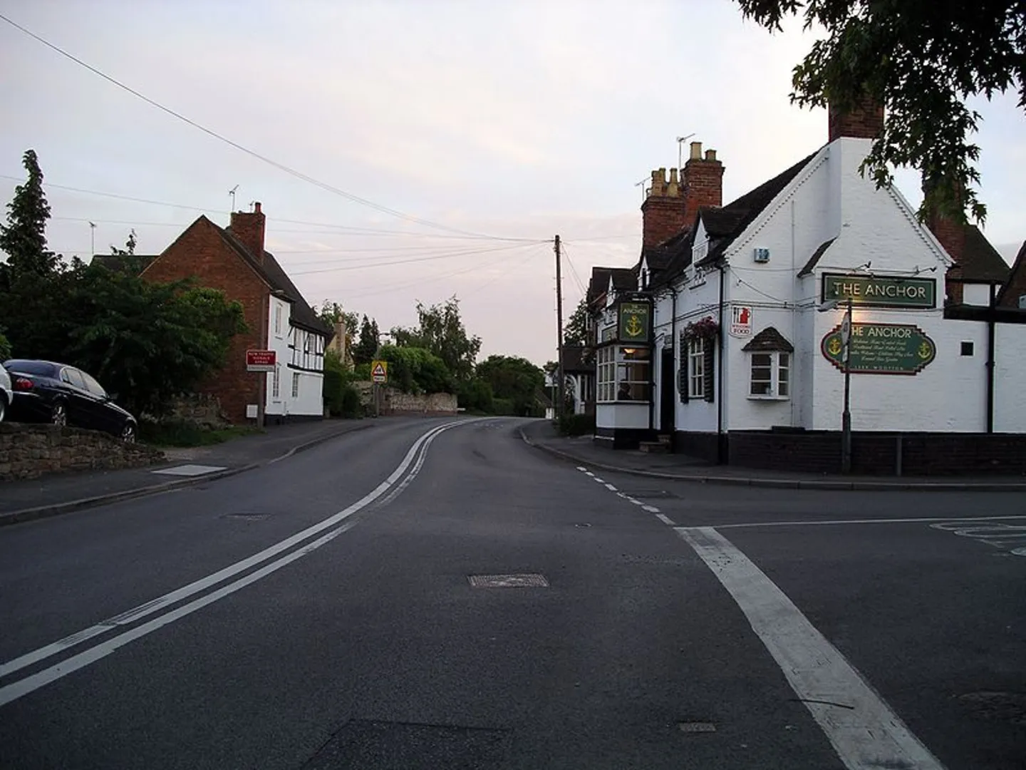 An image depicting the trail Leek Wootton and Woodloes Park Circular and its surrounding area.