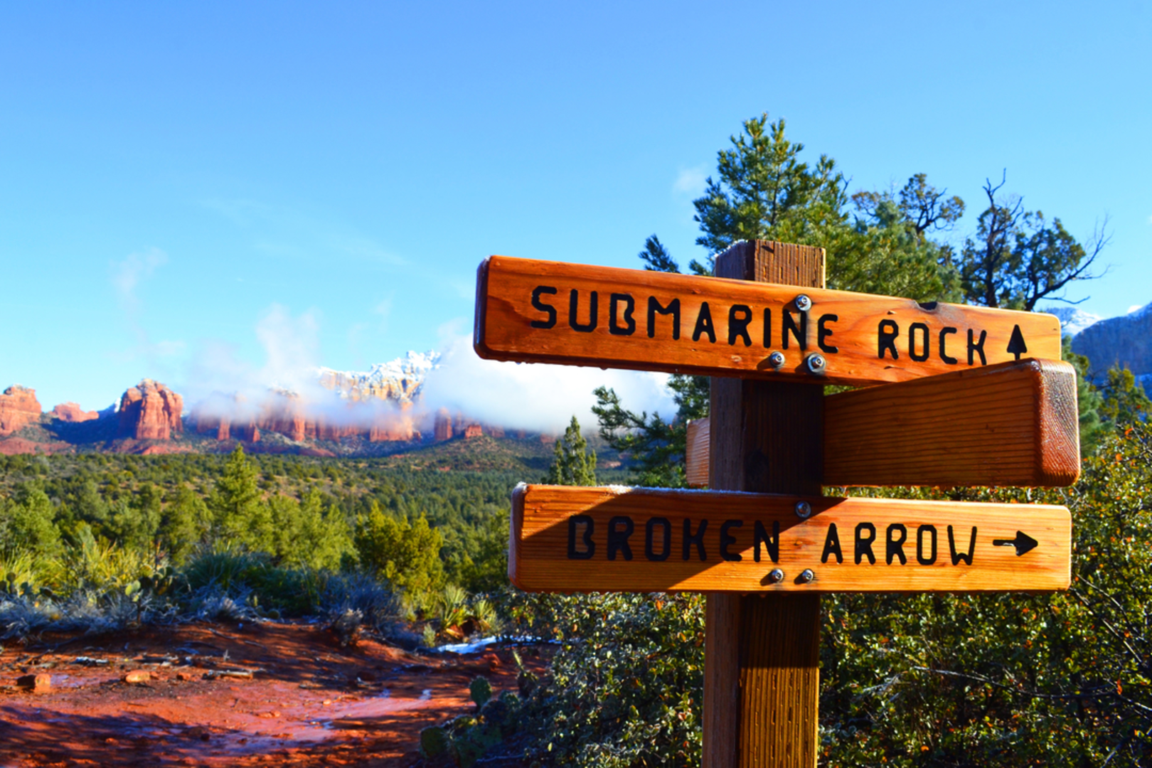 An image depicting the trail High On The Hog and Twin Buttes Loop via Broken Arrow Trail and its surrounding area.
