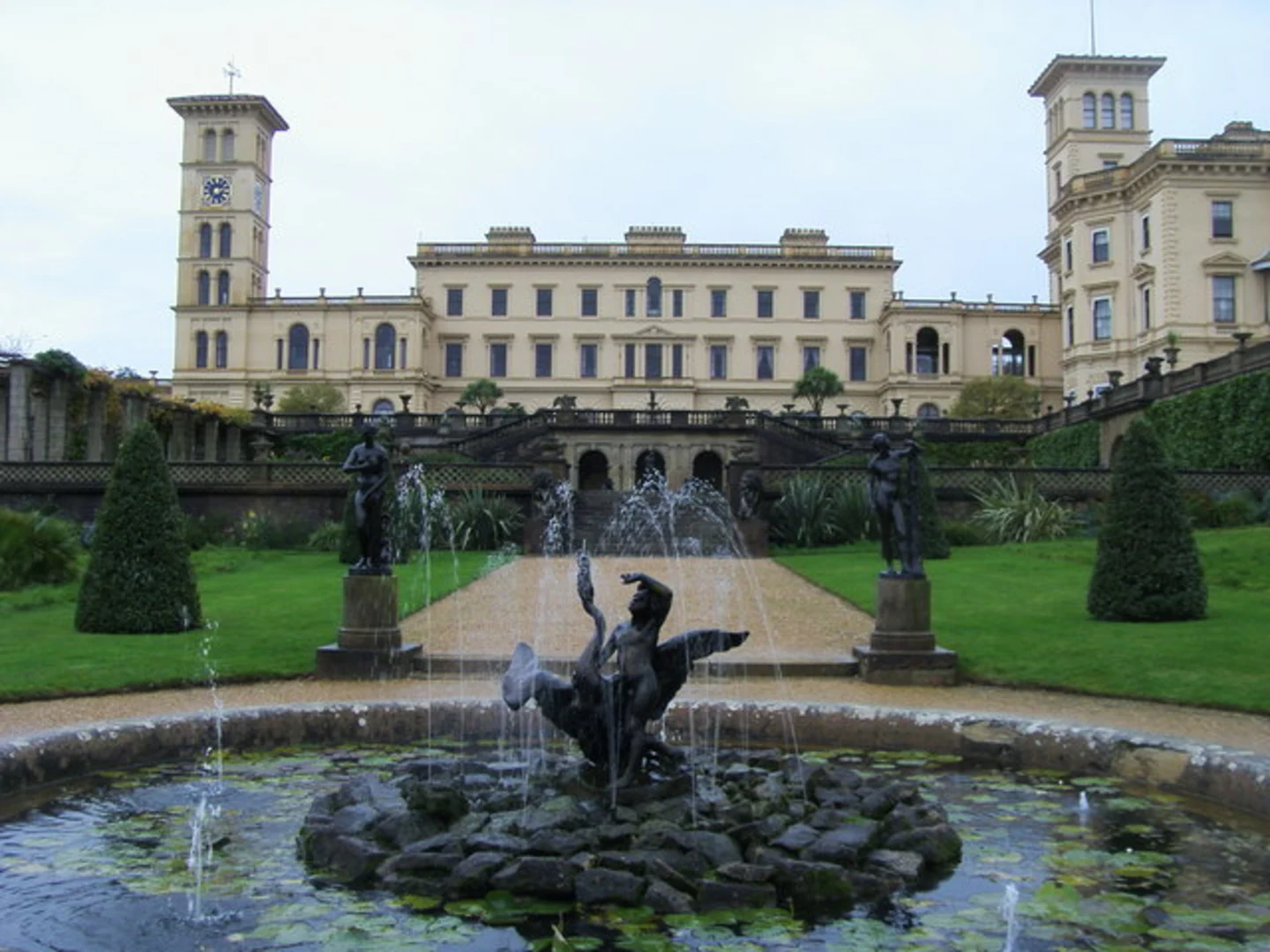 An image depicting the trail Osborne House and Wood Loop and its surrounding area.