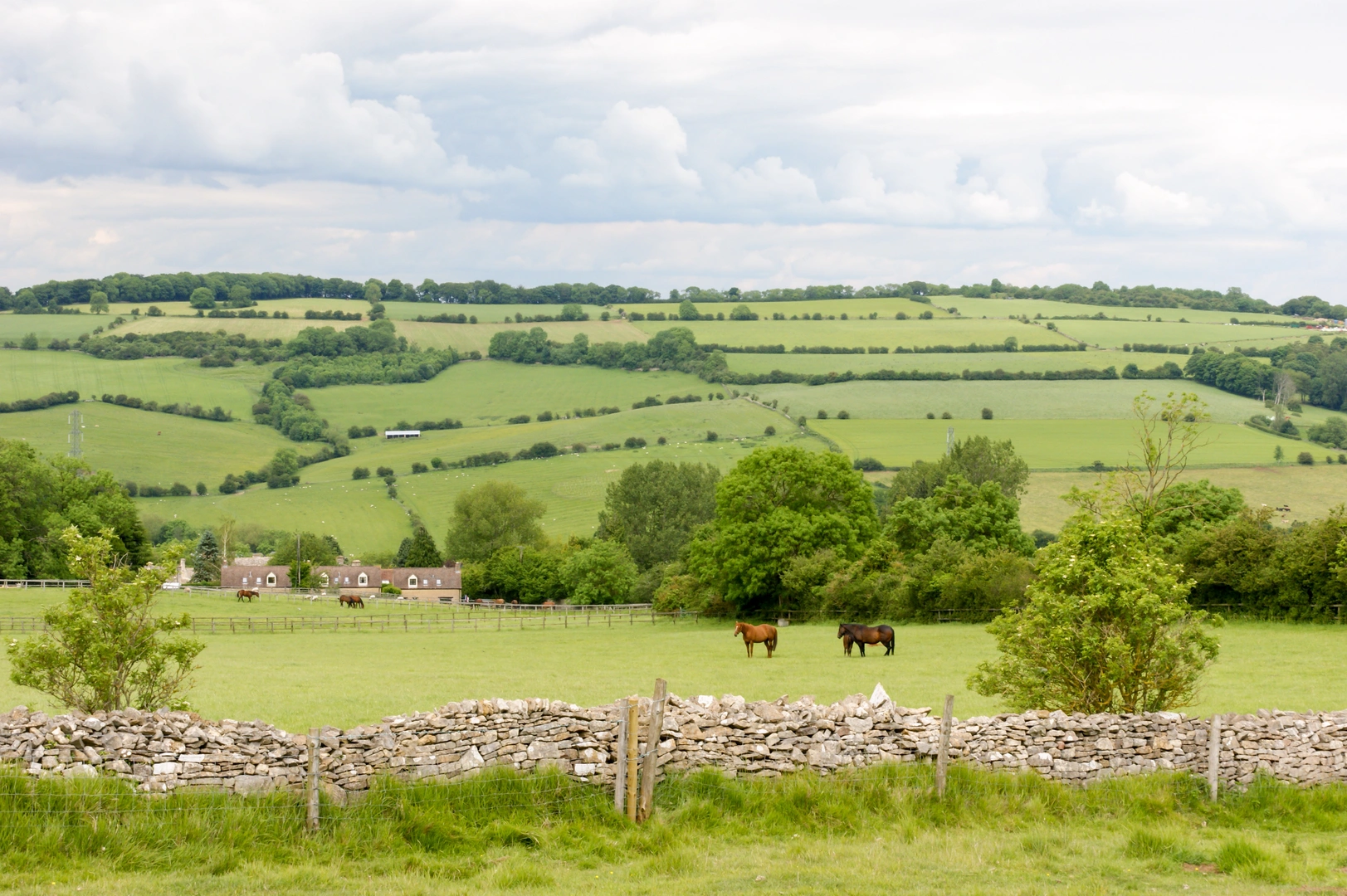 An image depicting the trail Isbourne Way from Winchcombe and its surrounding area.