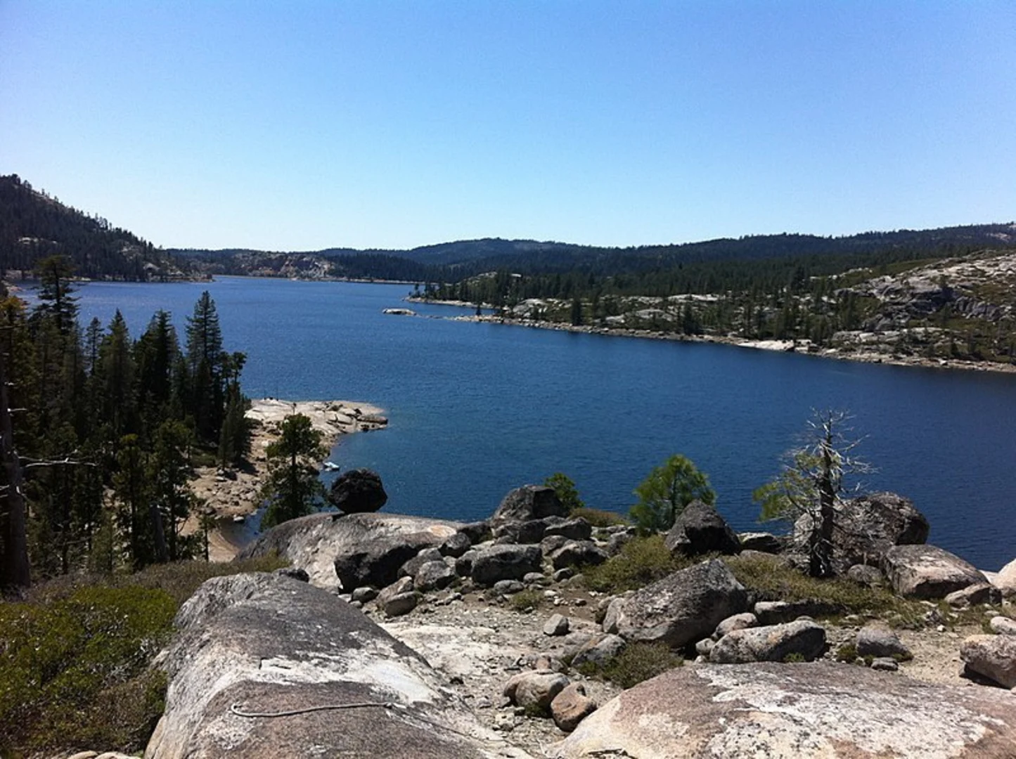 An image depicting the trail Devils Lake Trail and its surrounding area.