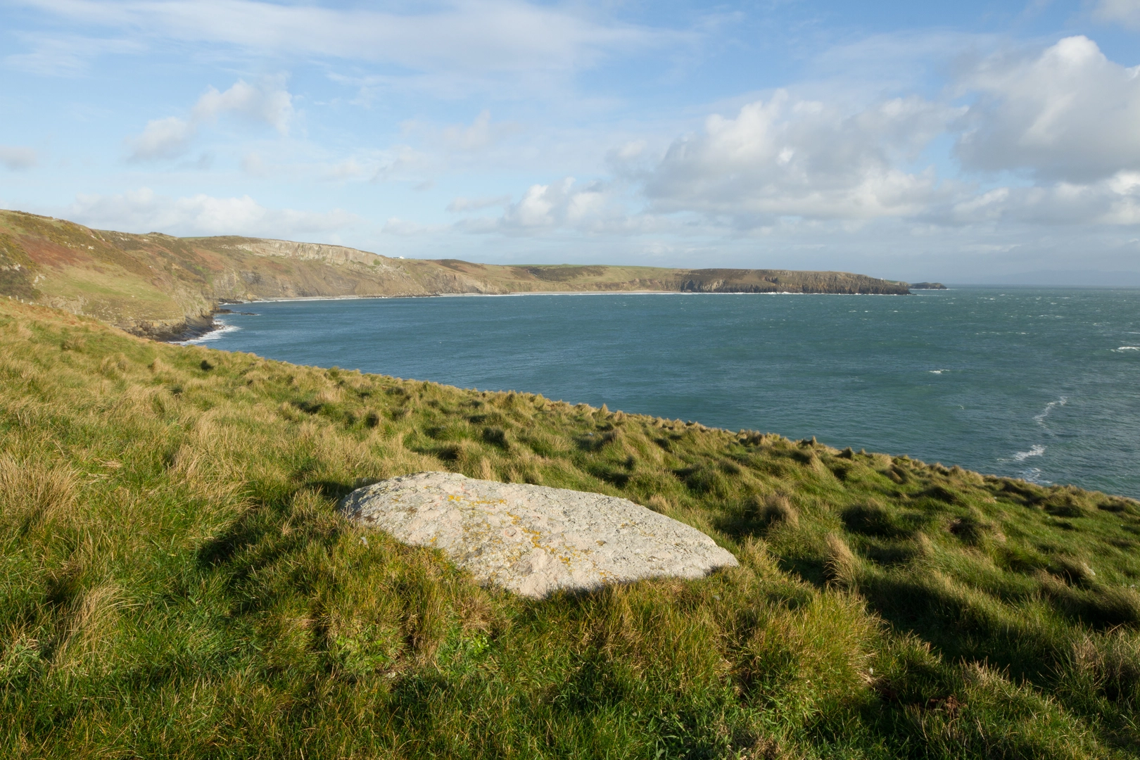 An image depicting the trail Mynydd Cilan from Hell's Mouth and its surrounding area.