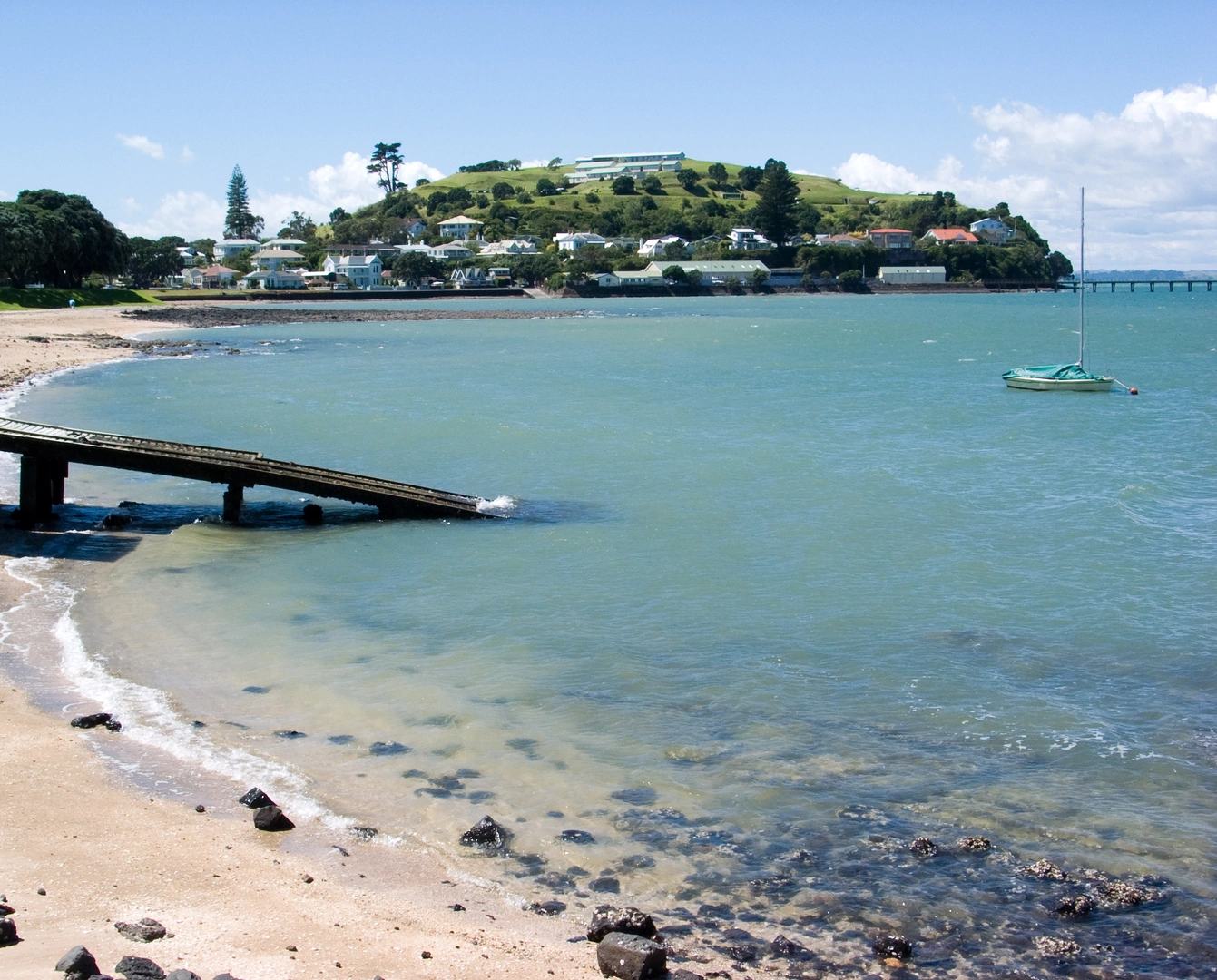 An image depicting the trail Maungauika - North Head Historic Walk and its surrounding area.