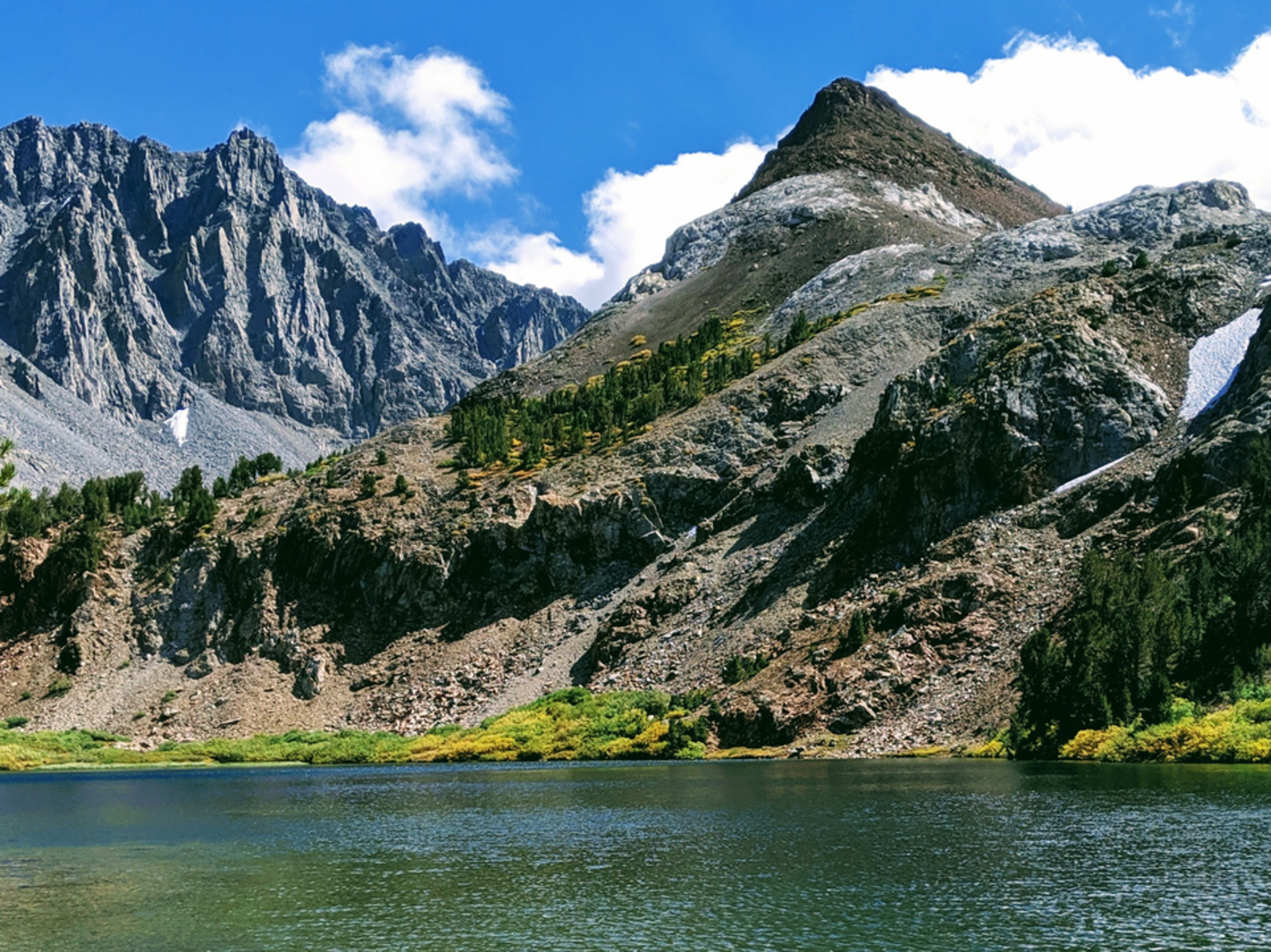 An image depicting the trail Ruwau Lake, Chocolate Lakes, Bull Lake and South Lake via Bishop Pass Trail and its surrounding area.