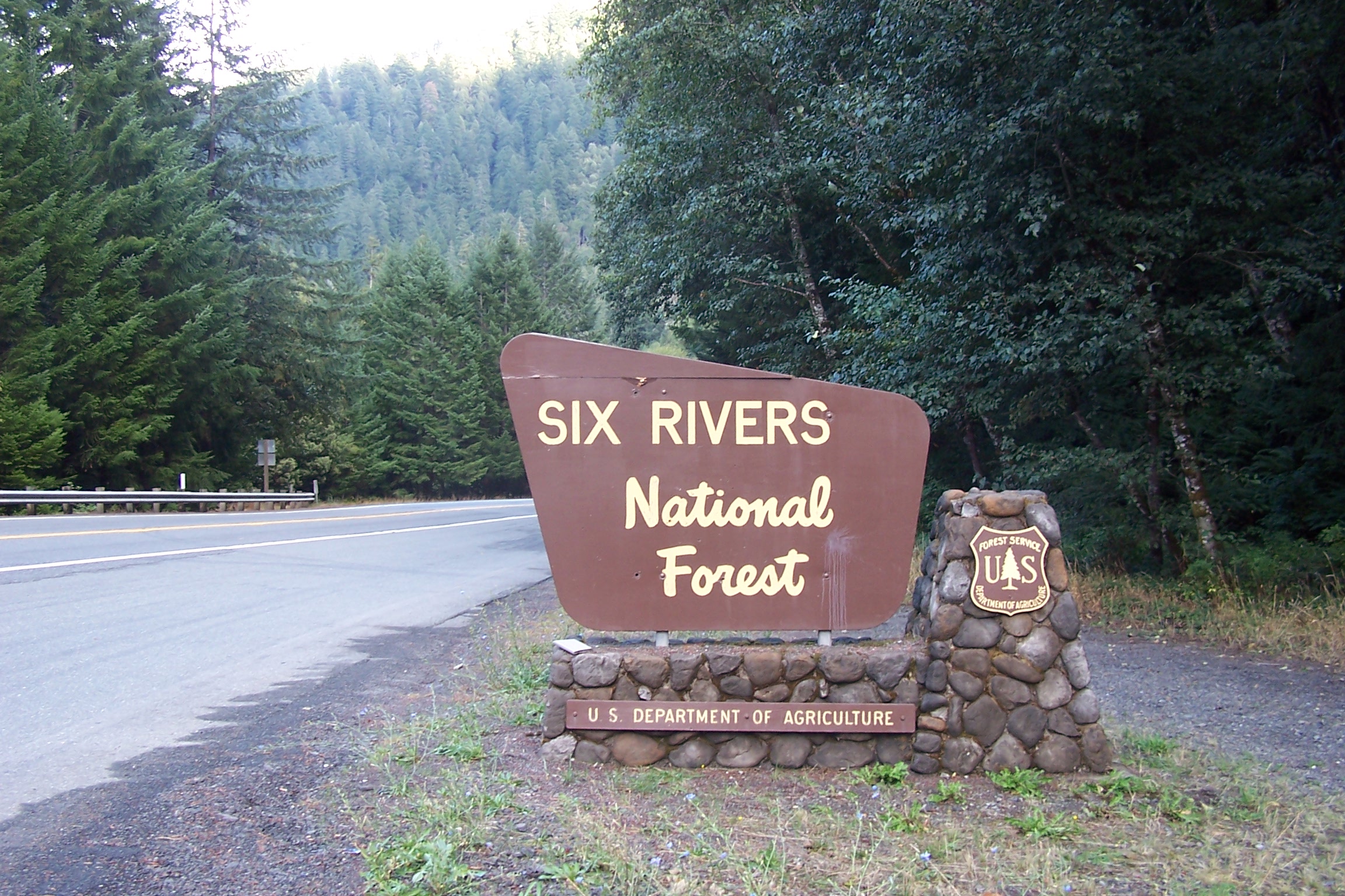 An image depicting the trail Six Rivers National Forest and its surrounding area.