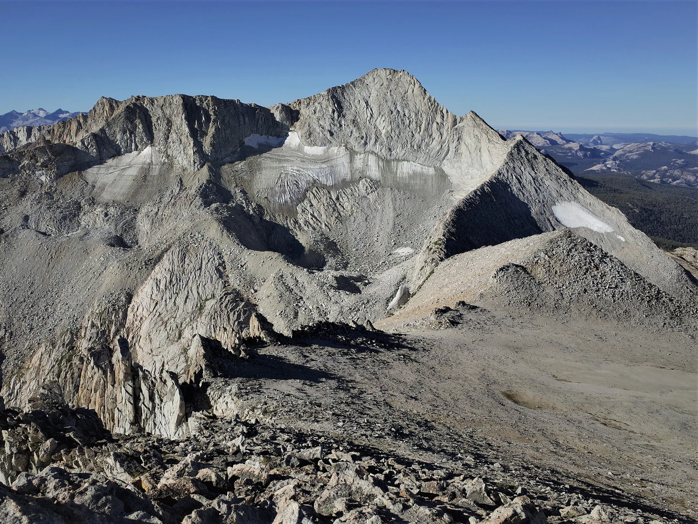 An image depicting the trail Mount Conness via Dog Lake Trail and its surrounding area.