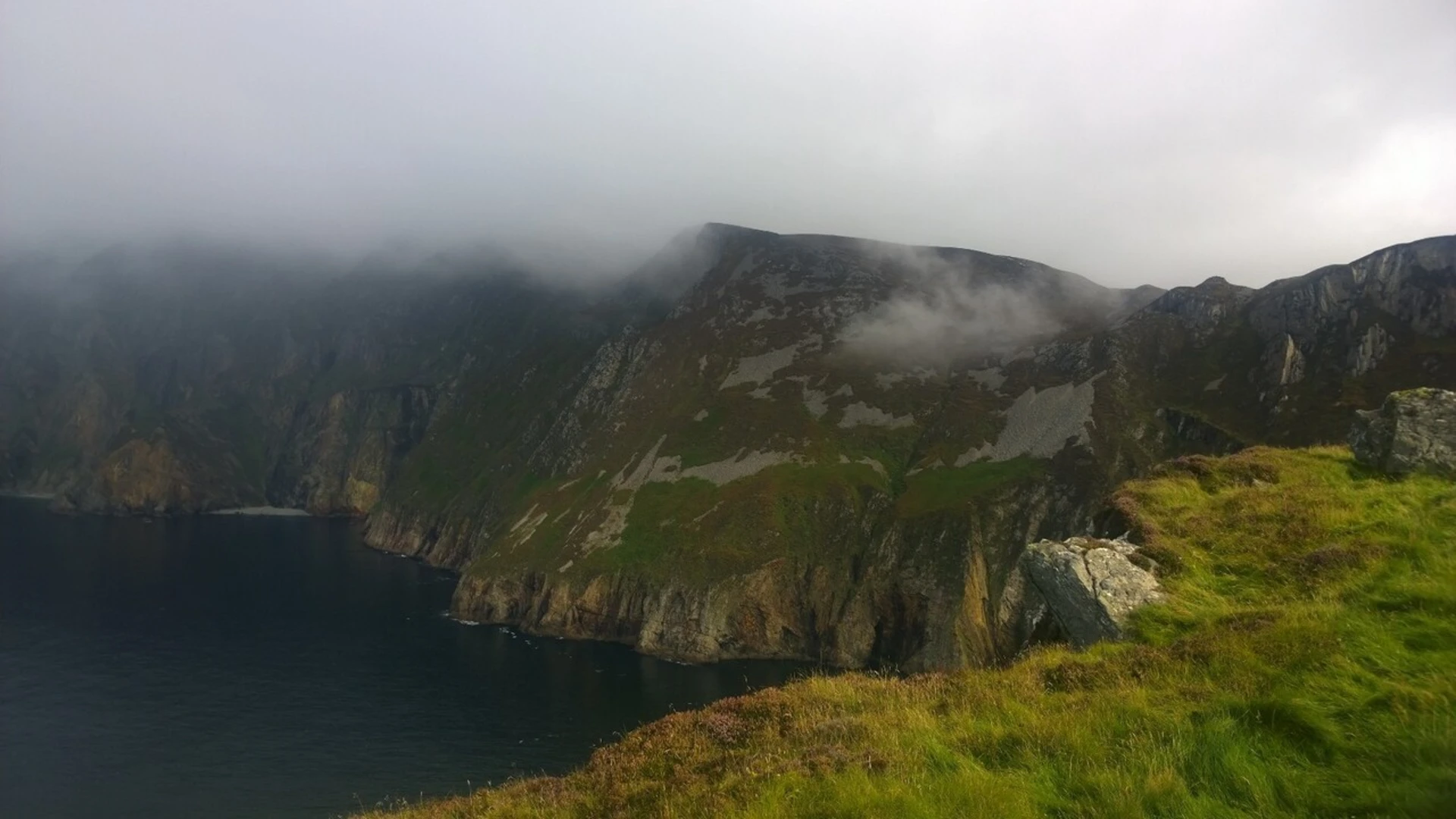 An image depicting the trail Sliabh Liag and Pilgrim's Path Loop and its surrounding area.