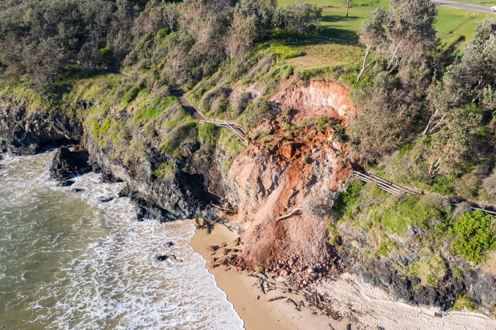 An image depicting the trail Port Macquarie Coastal Walk and its surrounding area.