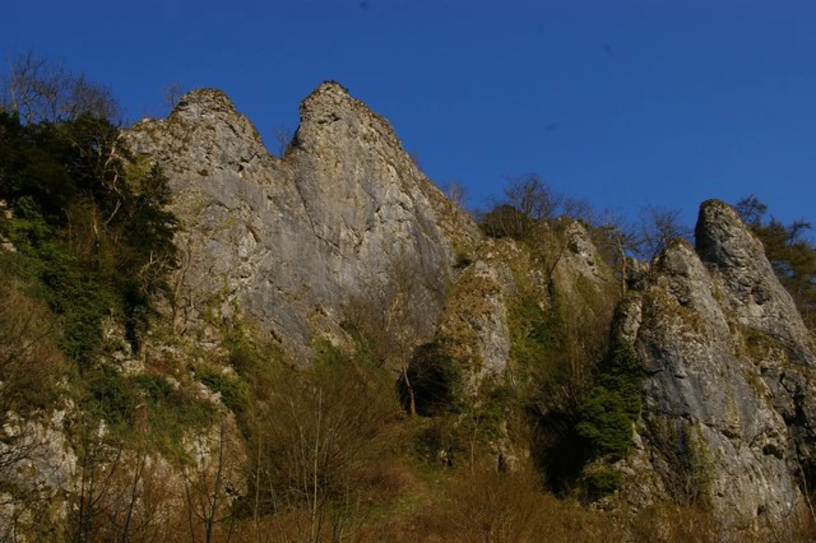 An image depicting the trail River Dove and Tissington Spires Loop and its surrounding area.
