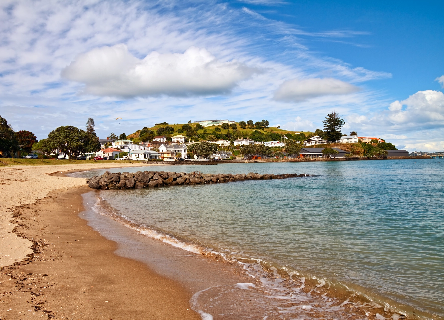An image depicting the trail Devonport Loop and its surrounding area.