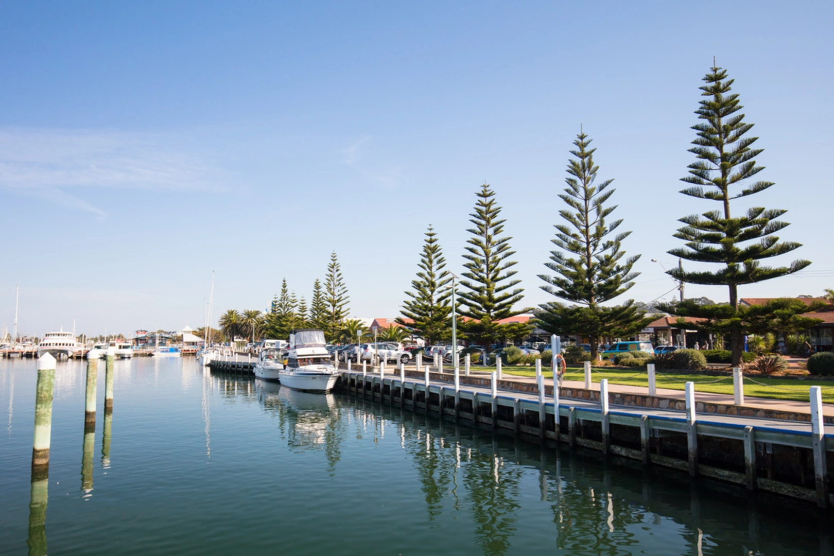 An image depicting the trail Gippsland Lakes Discovery Trail and its surrounding area.