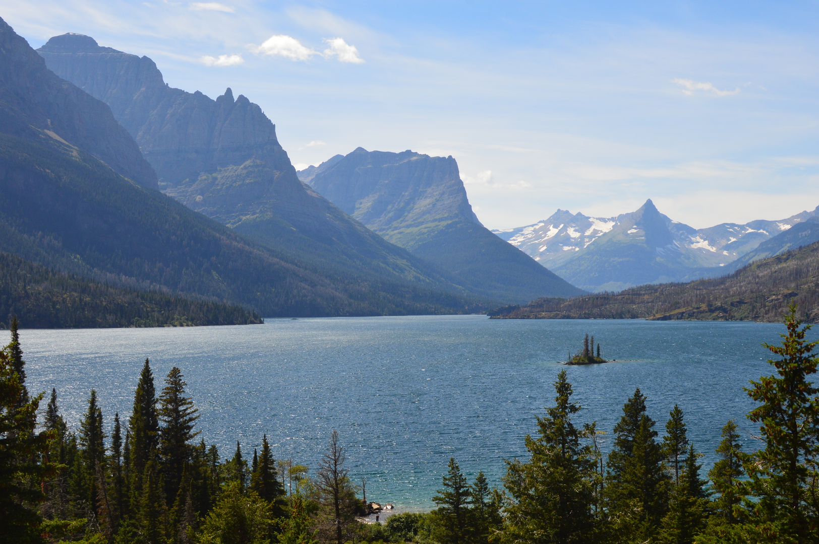 An image depicting the trail Piegan Pass - Saint Mary Lake and its surrounding area.