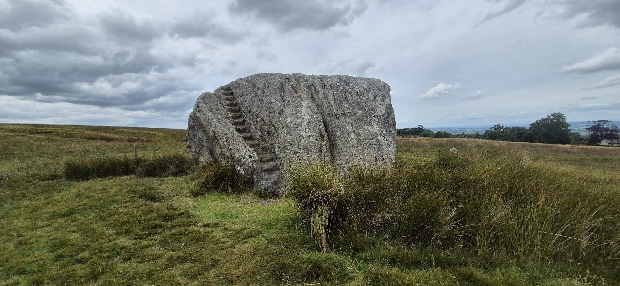 An image depicting the trail Low Bentham, High Bentham and Great Stone Loop and its surrounding area.