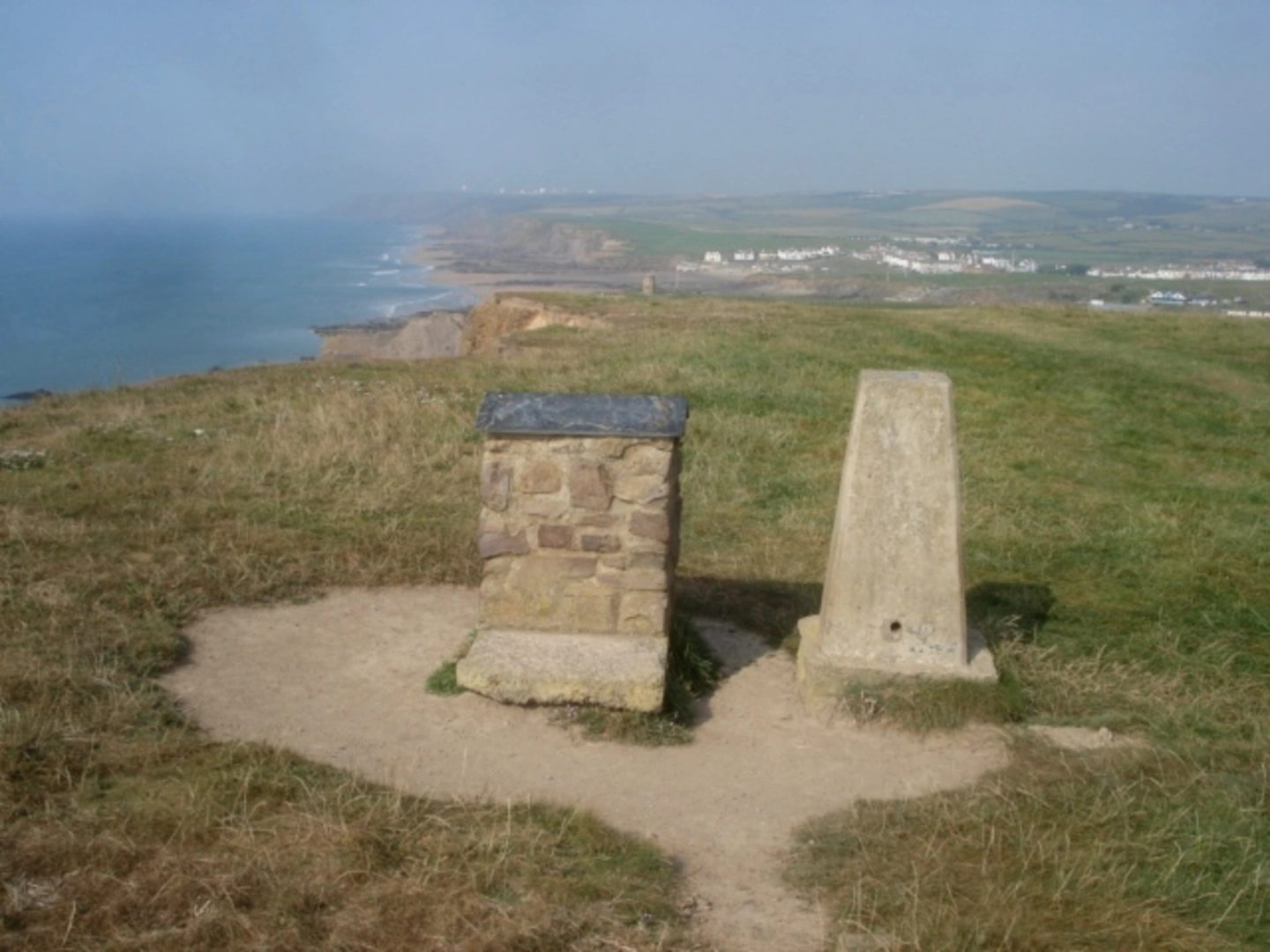 An image depicting the trail Bude Canal and SWCP and its surrounding area.