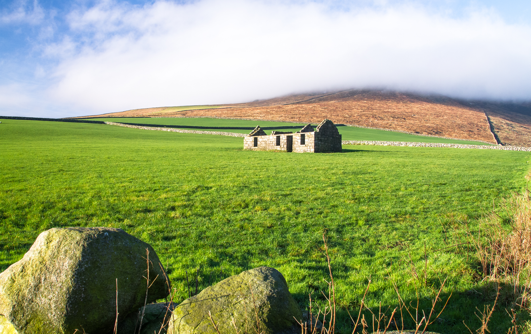 An image depicting the trail Slieve Binnian Carrick Little and its surrounding area.