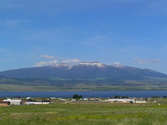 Belt Mountain Divide Trail