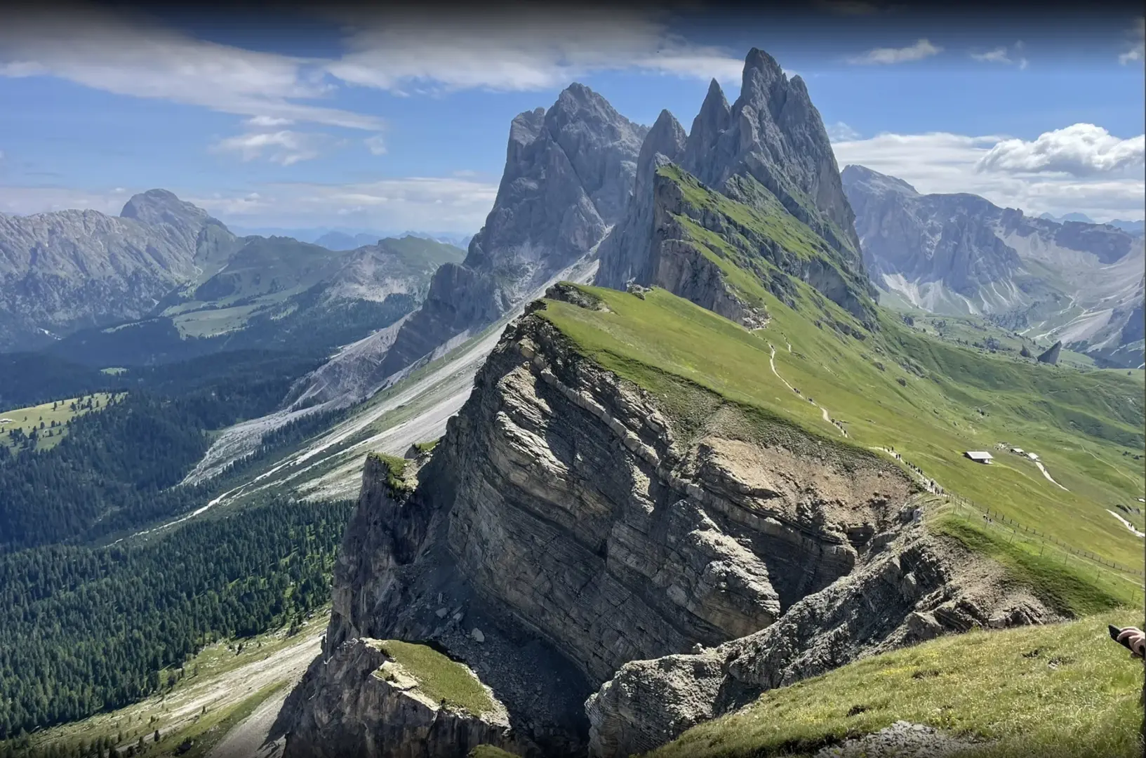 An image depicting the trail Seceda Ridge and its surrounding area.