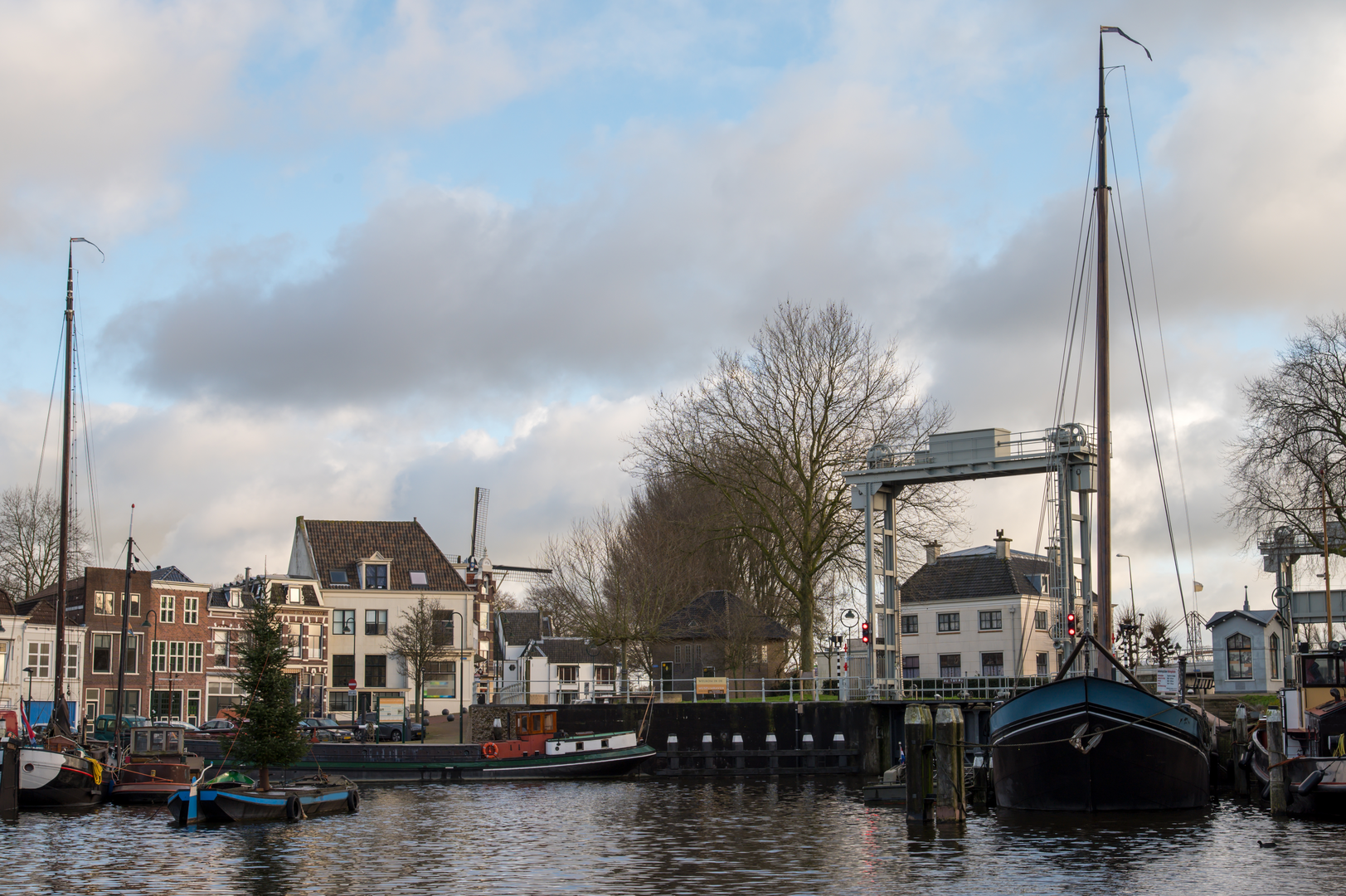 An image depicting the trail Gouda to Oudewater via Struinpad, Goverwellepad and Jaagpad and its surrounding area.
