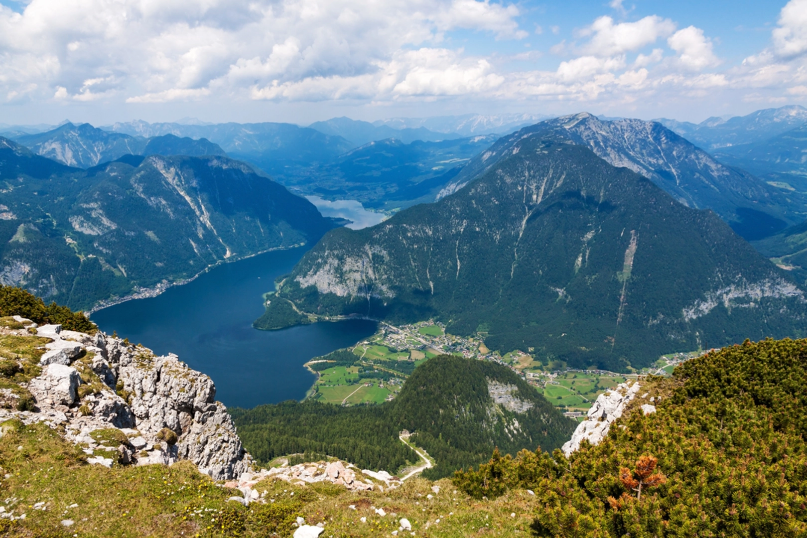 An image depicting the trail Bad Aussee - Koppental Valley Trail and its surrounding area.