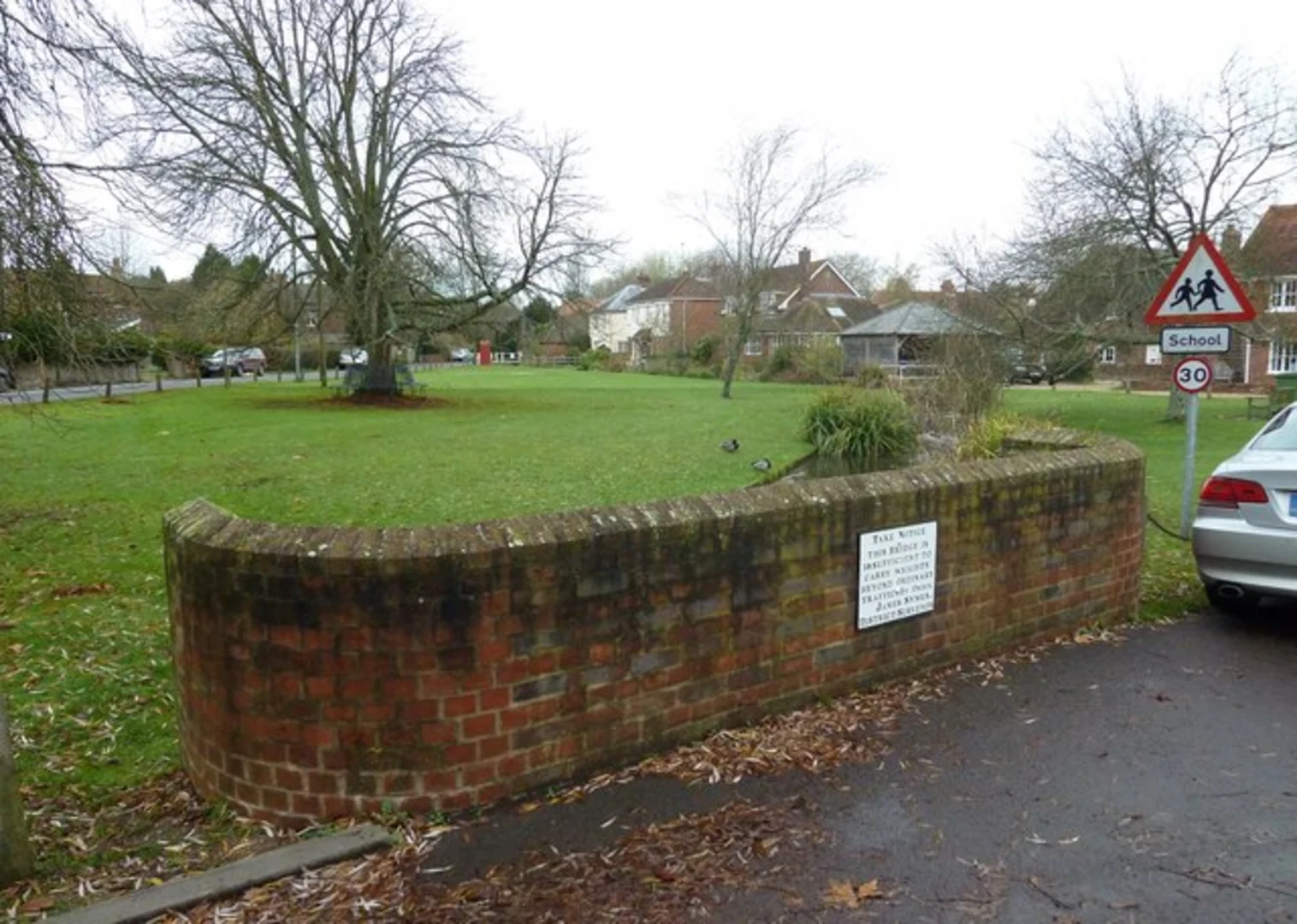An image depicting the trail Cheriton Walk and its surrounding area.