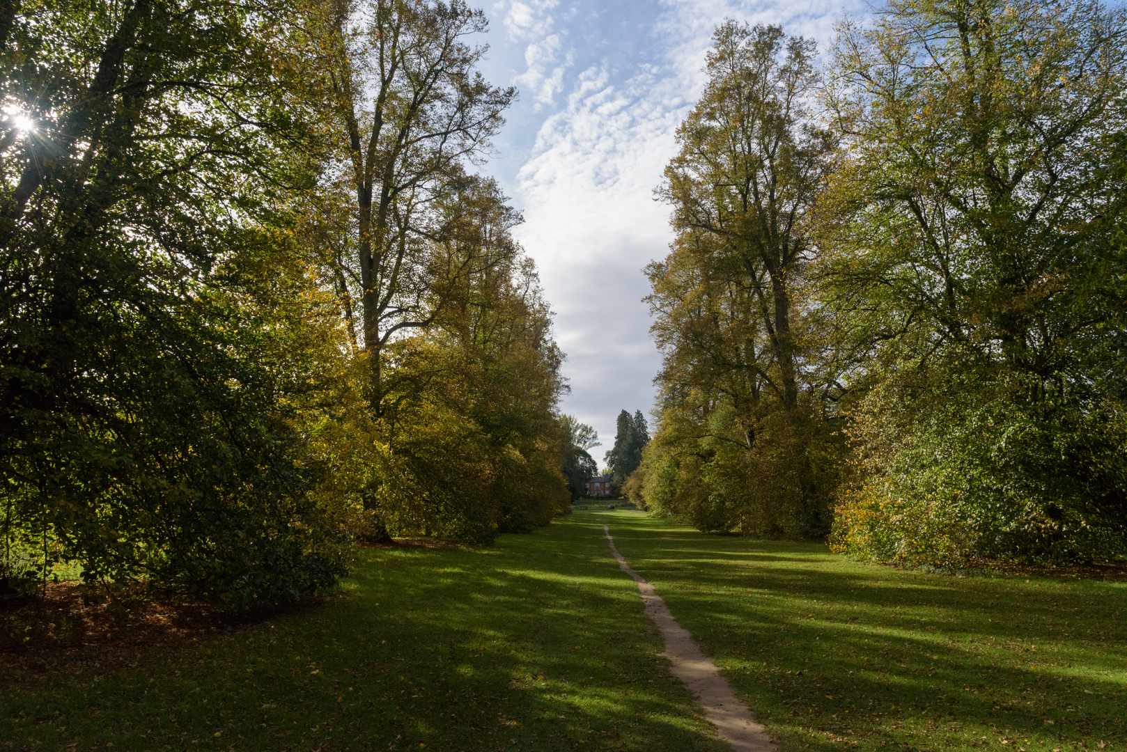 An image depicting the trail Bury to Clare Walk and its surrounding area.