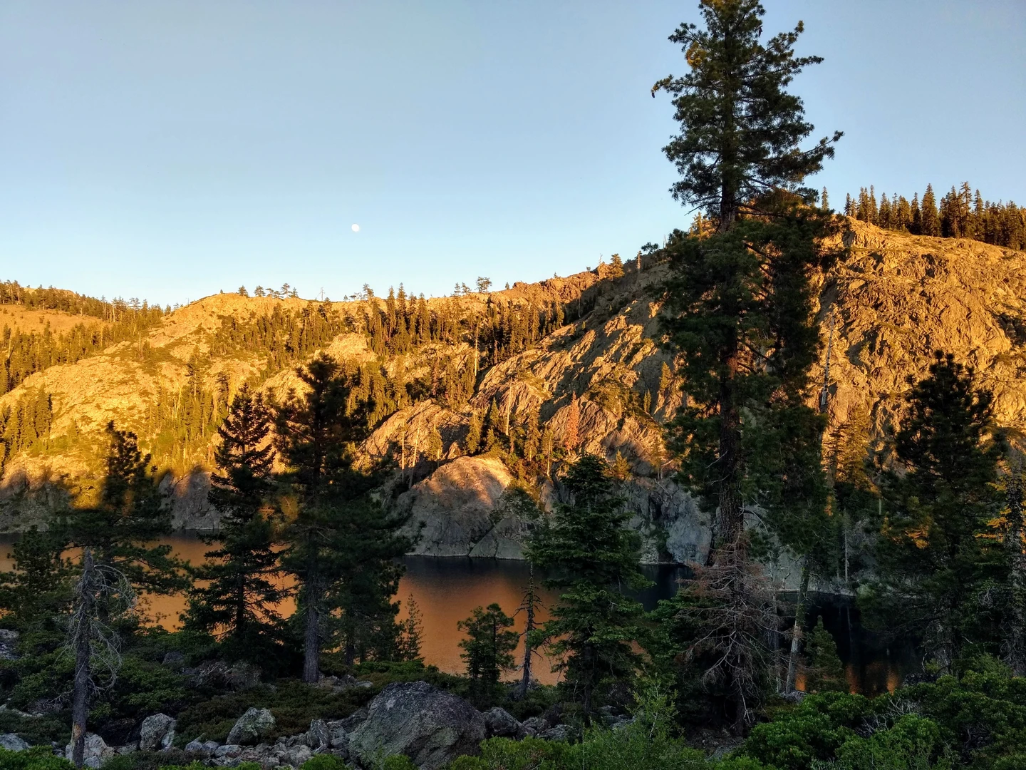 An image depicting the trail Kangaroo Lake North Shore and its surrounding area.