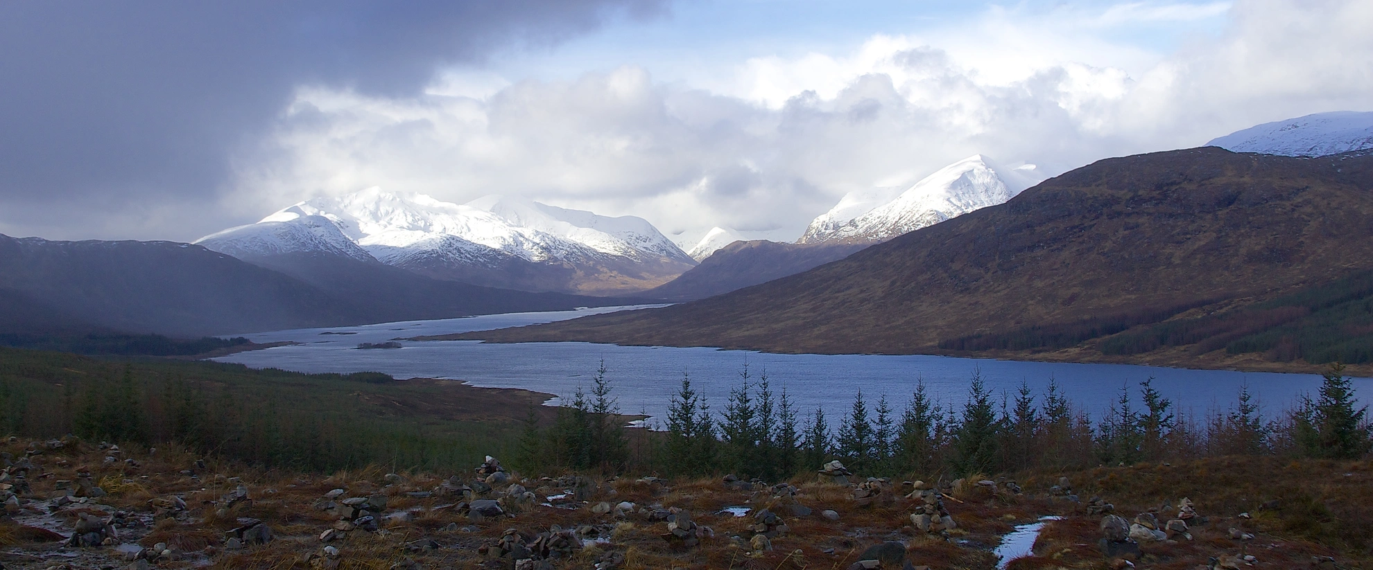 An image depicting the trail Bealach an Lapain, Saileag, Sgurr a' Bhealaich Dheirg and Aonach Meadhoin Loop and its surrounding area.