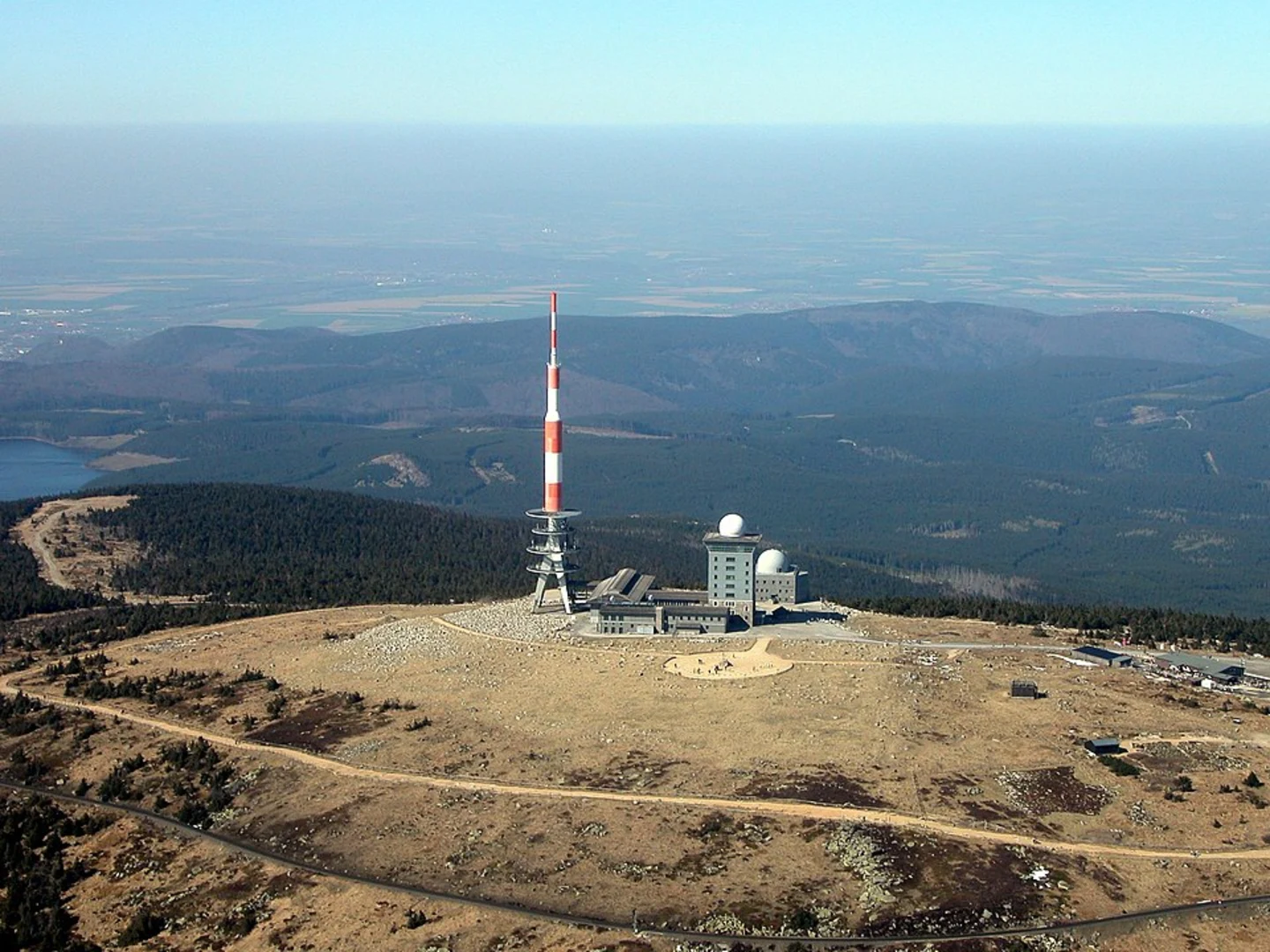 An image depicting the trail Brocken via Teufelsstieg and its surrounding area.