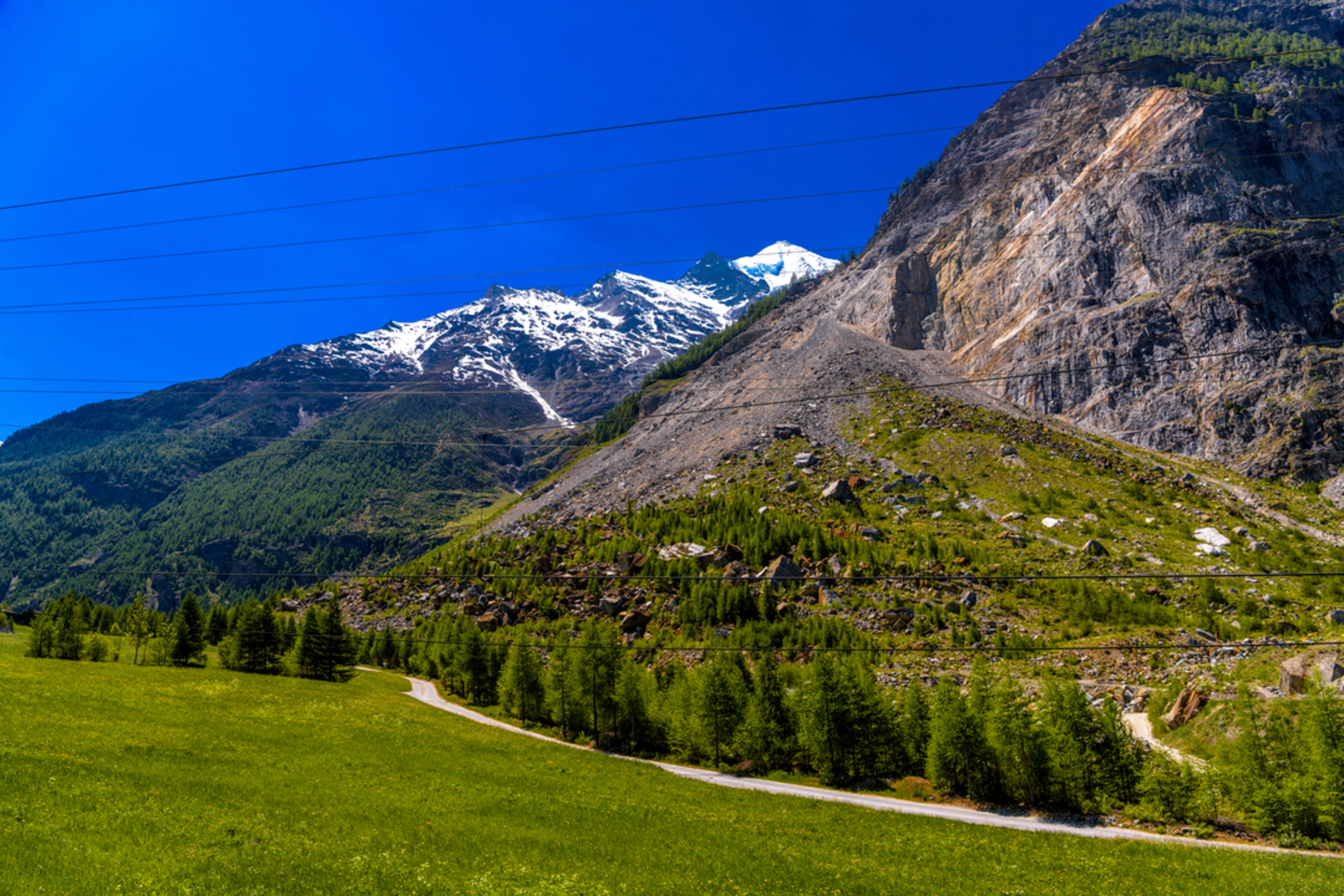 An image depicting the trail Täsch-Randa - Nr 131 and its surrounding area.
