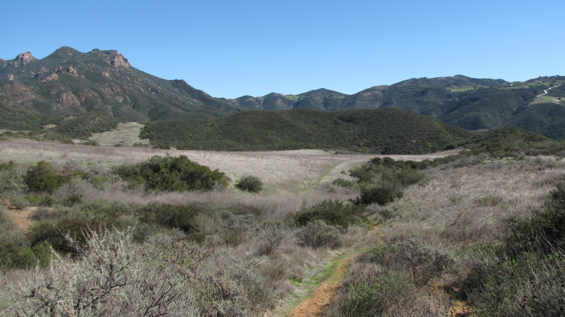 An image depicting the trail Serrano Canyon Trail and its surrounding area.