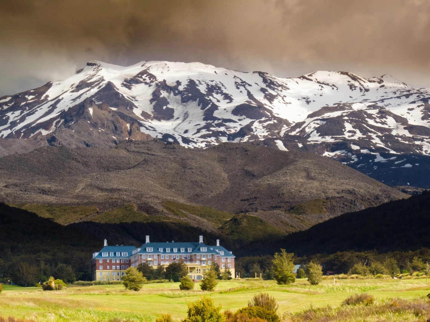 An image depicting the trail Northern Circuit Segment - Tongariro Waihohonu to Whakapapa Village and its surrounding area.