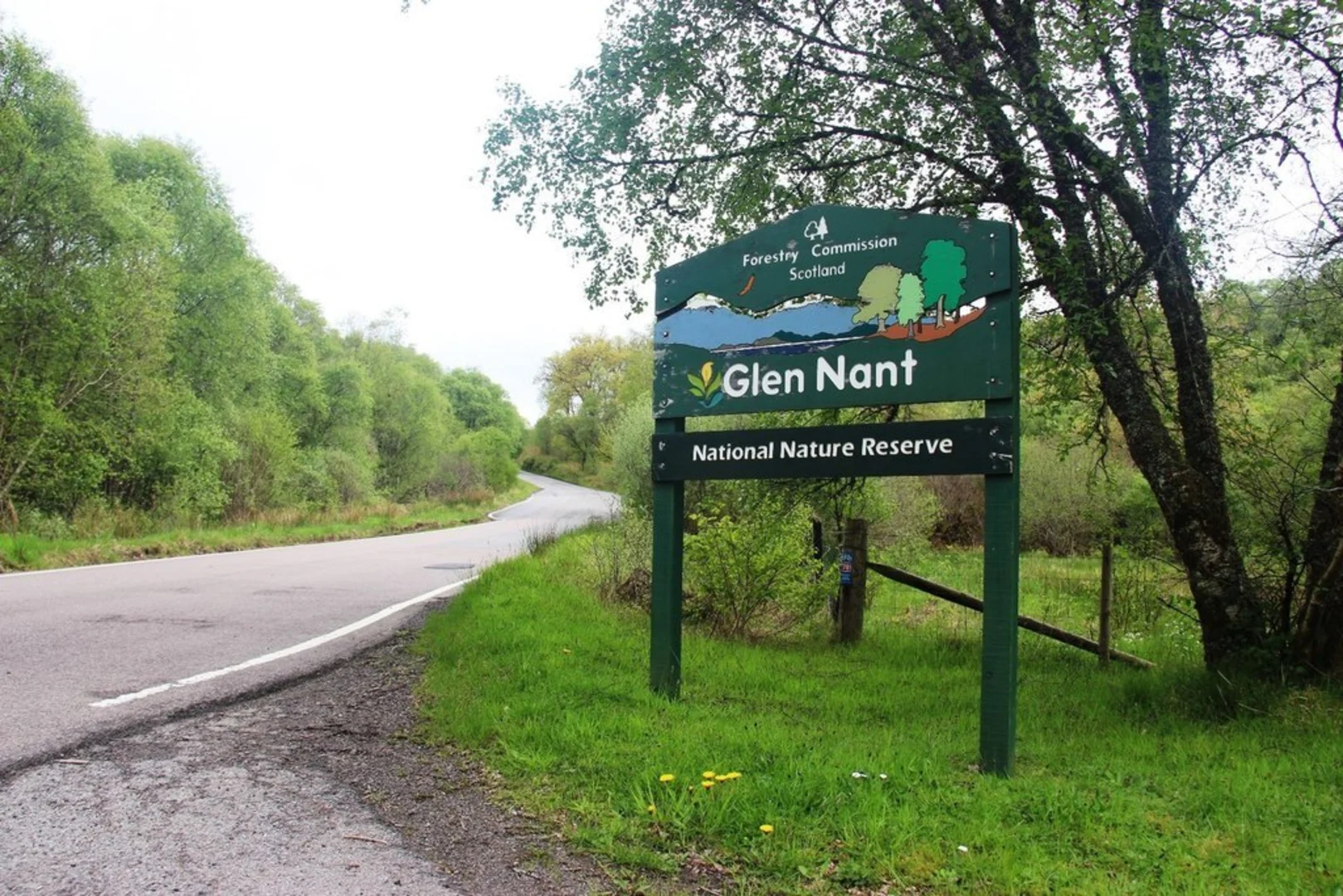 An image depicting the trail River Nant Riverbank Trail and its surrounding area.