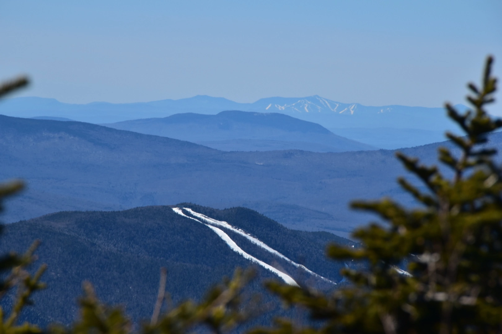 An image depicting the trail Mount Carrigain via Signal Ridge Trail and its surrounding area.