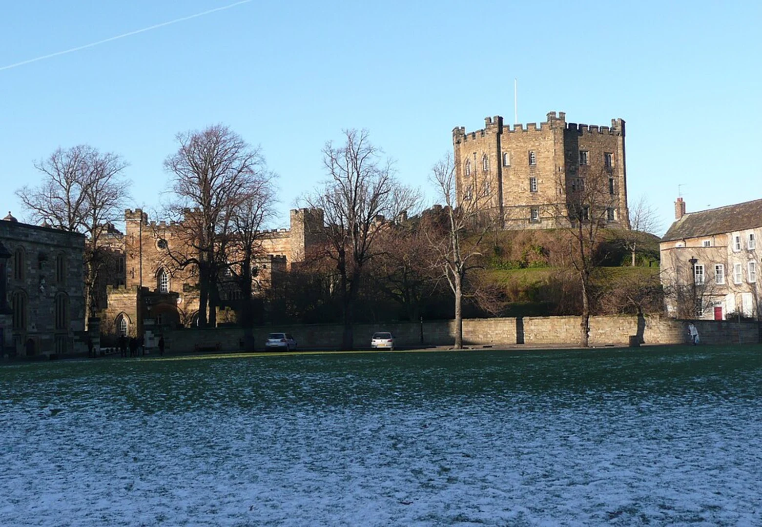 An image depicting the trail Durham Castle and Cathedral Loop and its surrounding area.