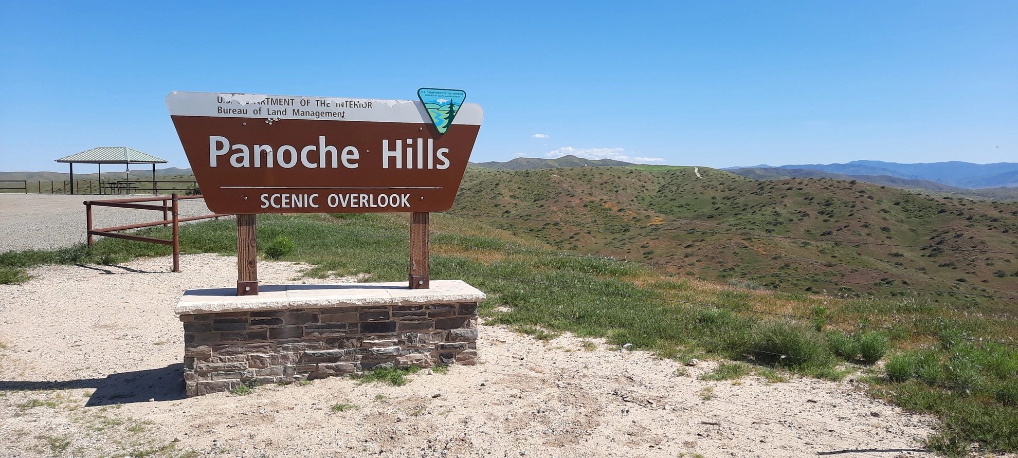 An image depicting the trail Panoche Mountain and its surrounding area.