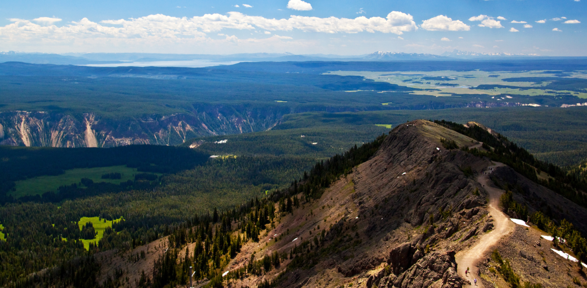 An image depicting the trail Mount Washburn Spur Trail and its surrounding area.
