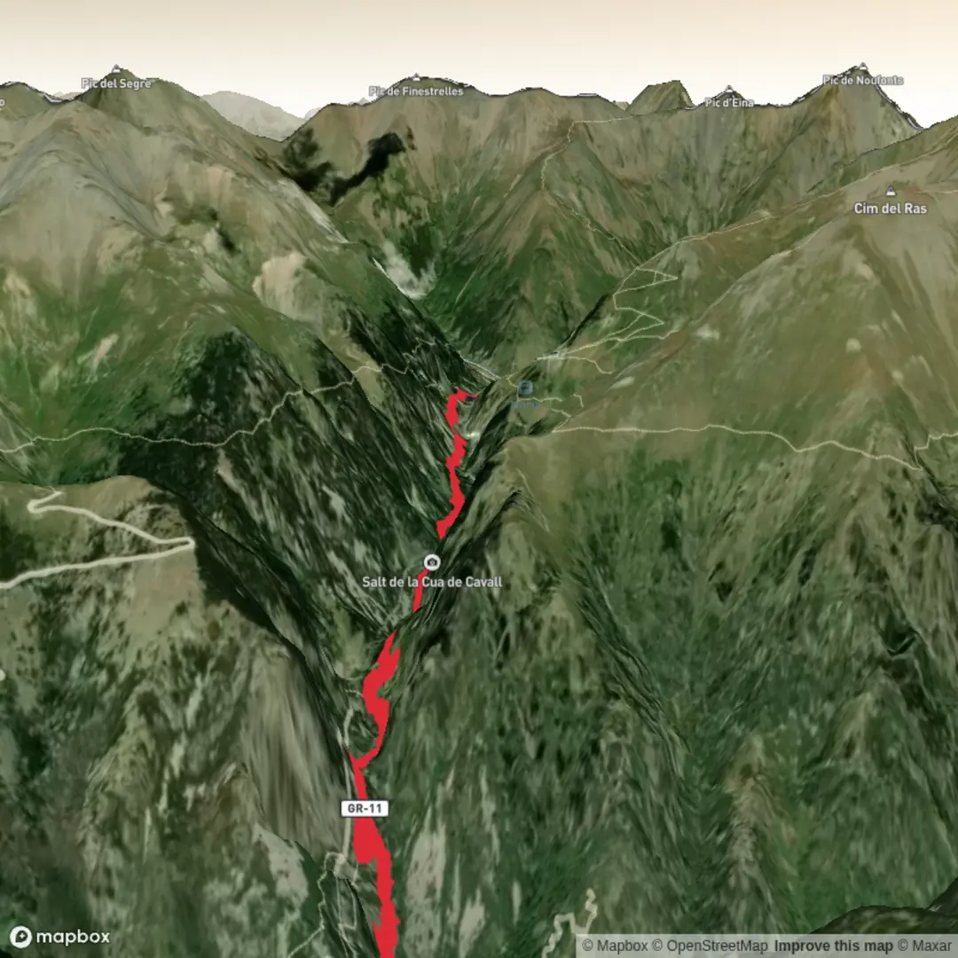An image depicting the trail Vall Nuria and its surrounding area.