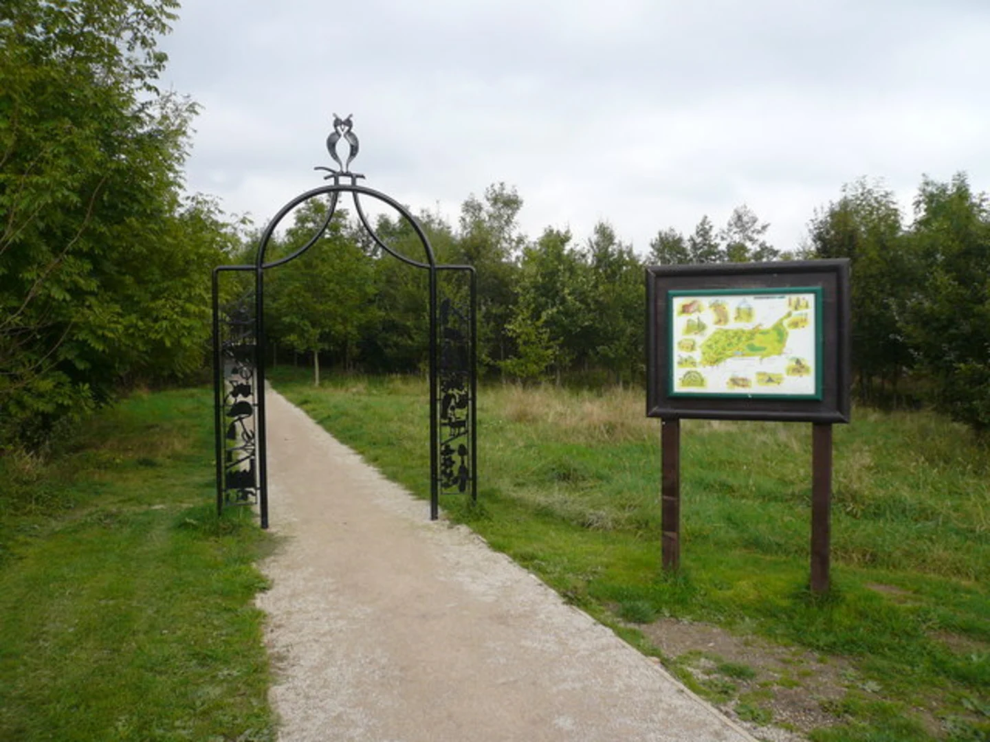 An image depicting the trail Brierley Forest Park Loop and its surrounding area.