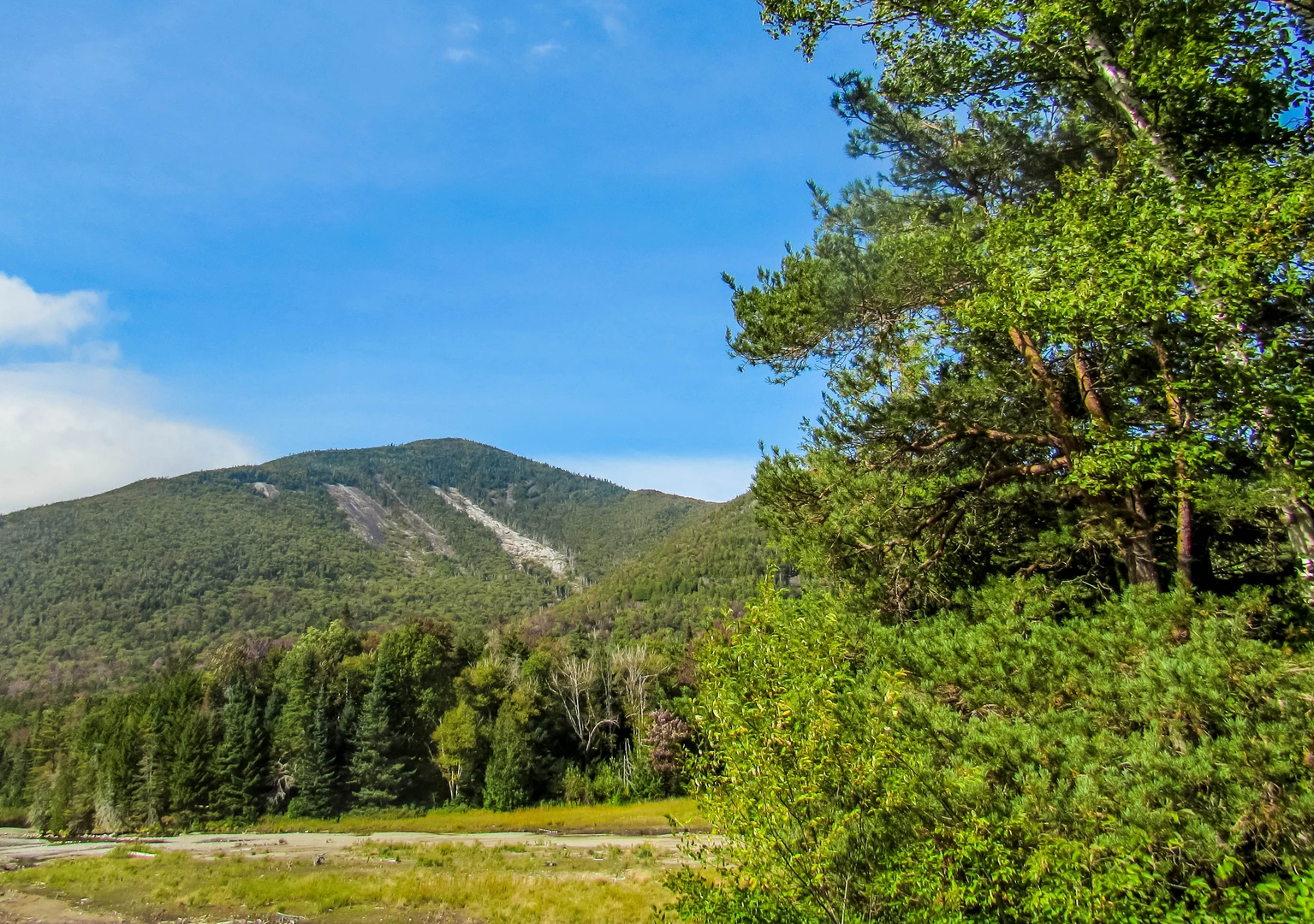 An image depicting the trail Mt Marcy-Avalanche Pass Loop and its surrounding area.
