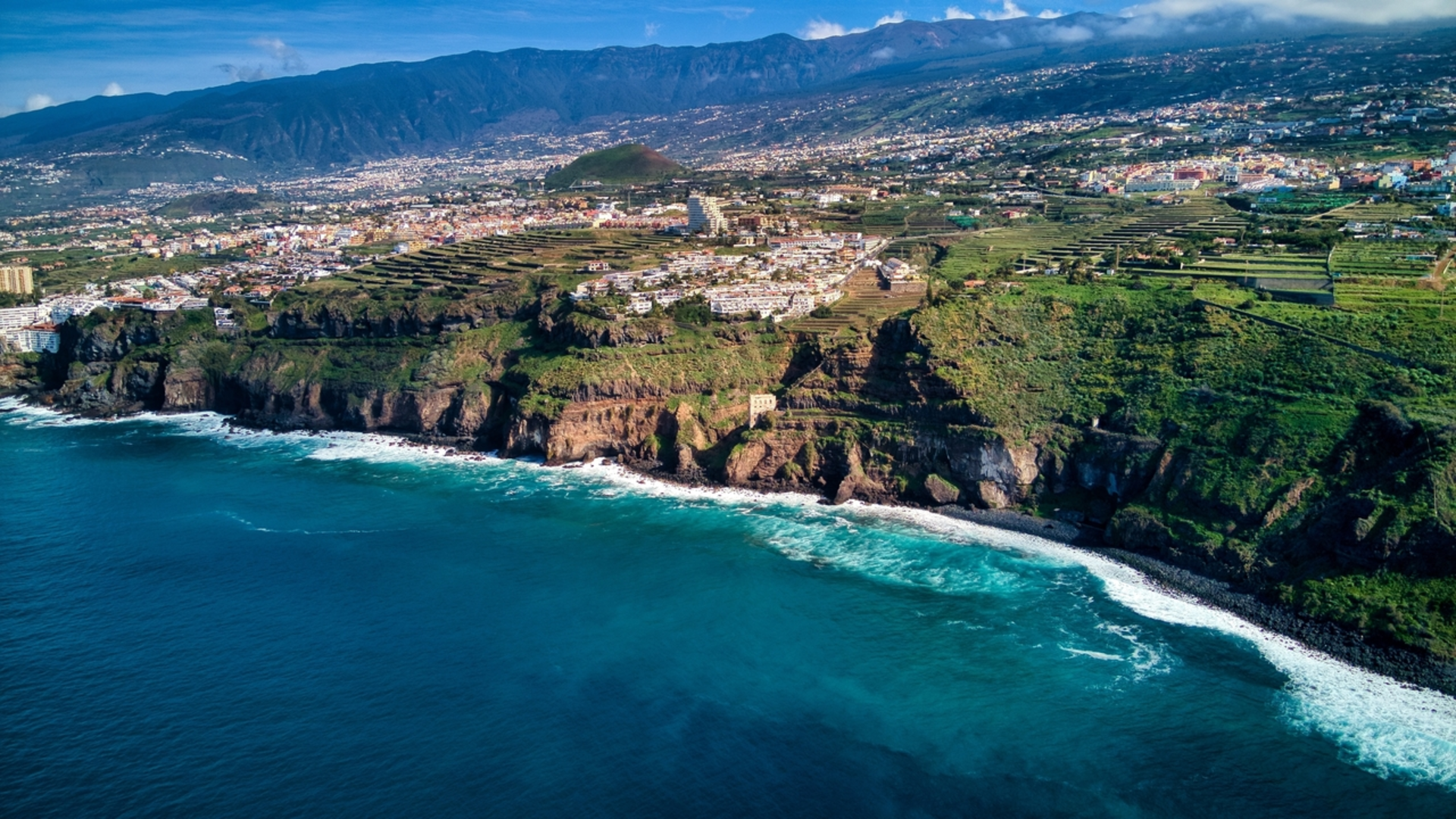 An image depicting the trail Camino Punta del Risco PR TF 40-1 and its surrounding area.