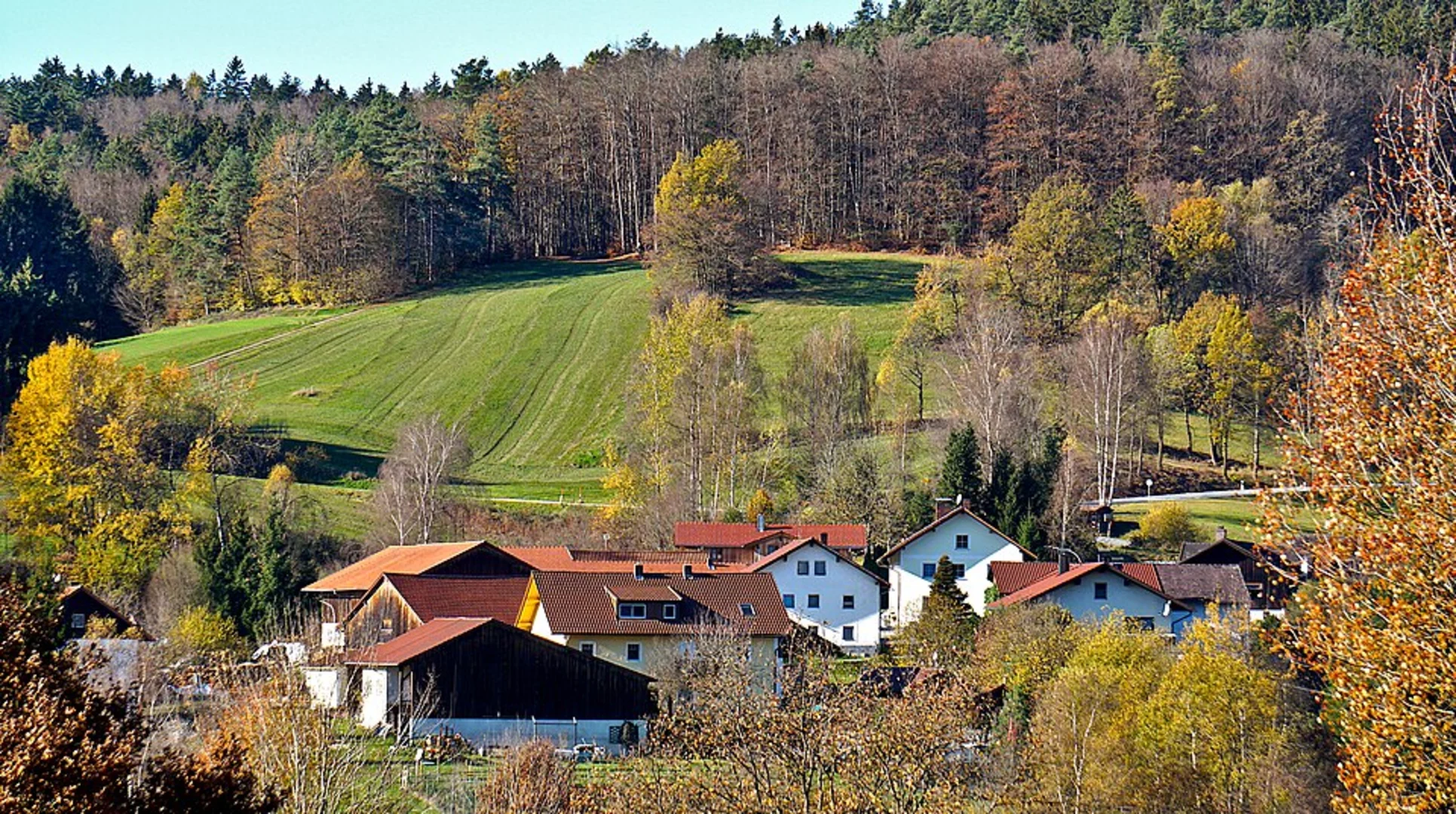 An image depicting the trail Untersteig Loop and its surrounding area.