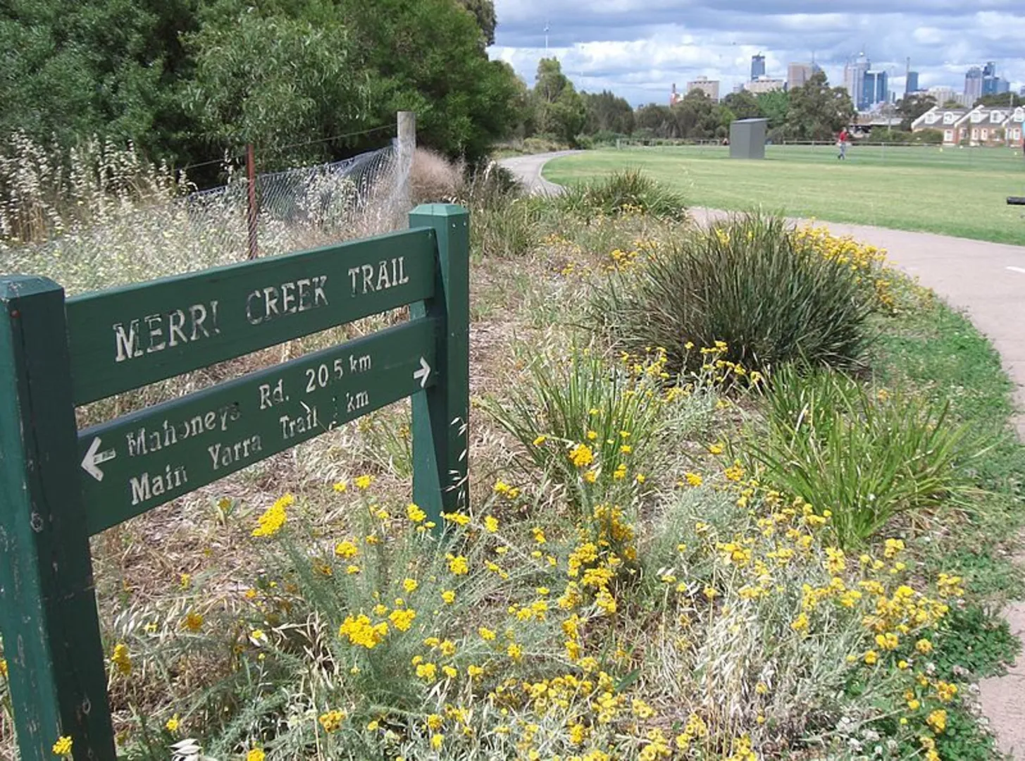 An image depicting the trail Merri Creek Trail and its surrounding area.
