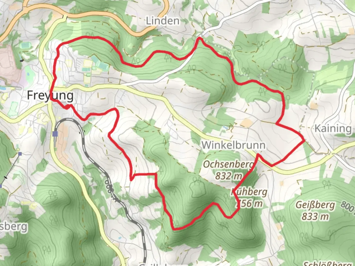 An image depicting the trail Mittlerer Goldener Steig and Perlesoed - Leitenholz and its surrounding area.