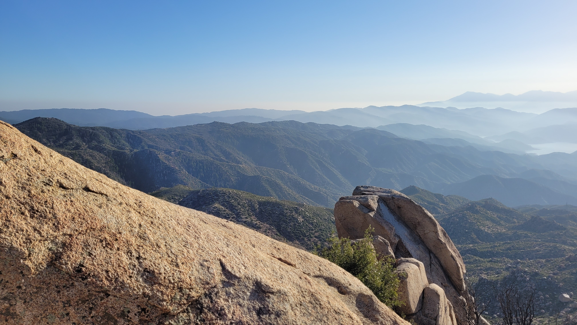 An image depicting the trail The Pinnacles from Kinley Creek and its surrounding area.