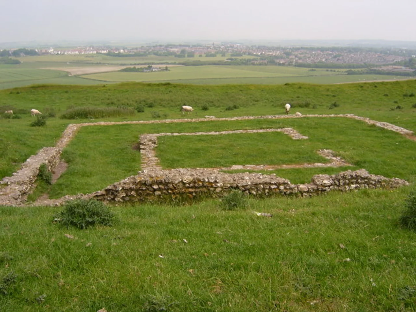 An image depicting the trail Maiden Castle Loop and its surrounding area.